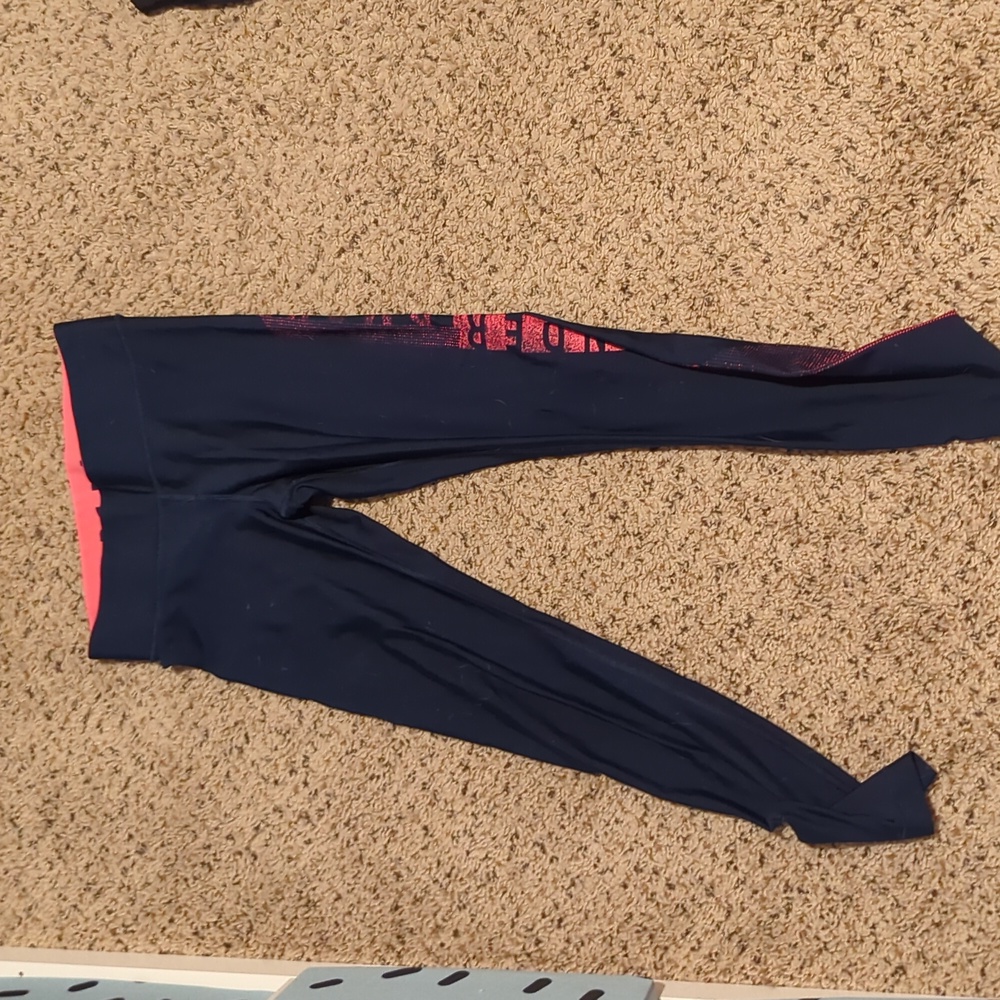 Under armour cropped leggings